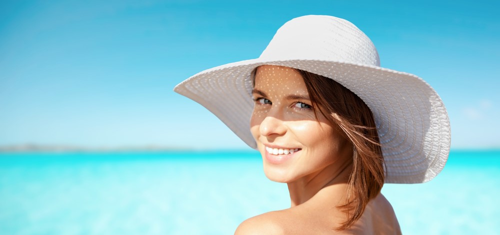 kapelusz-na-plaze-554xek.jpg